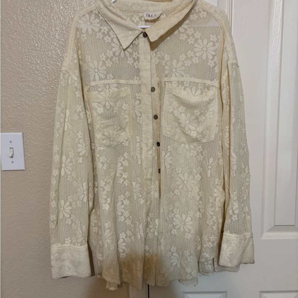 Floral Lace Button-Up Oli & Hali